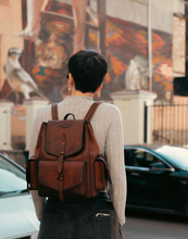 Load image into Gallery viewer, F-125 | ტყავის ზურგჩანთა/ხელით შეკერილი