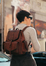 Load image into Gallery viewer, F-125 | ტყავის ზურგჩანთა/ხელით შეკერილი