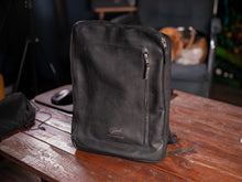 Load image into Gallery viewer, EL-102 | ტყავის ზურგჩანთა ლეპტოპისთვის/უნისექსი