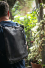 Load image into Gallery viewer, EL-102 | ტყავის ზურგჩანთა ლეპტოპისთვის/უნისექსი