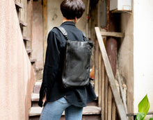 Load image into Gallery viewer, EL-102 | ტყავის ზურგჩანთა ლეპტოპისთვის/უნისექსი