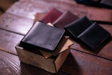 Load image into Gallery viewer, კლასიკური Bi-fold საფულე სახურდით - (B-105)