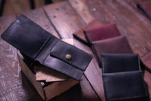 Load image into Gallery viewer, კლასიკური Bi-fold საფულე სახურდით - (B-105)