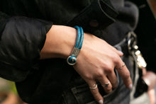 Load image into Gallery viewer, ტყავის სამაჯური ვერცხლის ბალთით (SM-101) (SM-102)