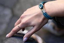 Load image into Gallery viewer, ტყავის სამაჯური ვერცხლის ბალთით (SM-101) (SM-102)