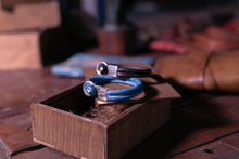 Load image into Gallery viewer, ტყავის სამაჯური ვერცხლის ბალთით (SM-101) (SM-102)