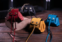 Load image into Gallery viewer, ტყავის ხელნაკეთი ქისა/ჩანთა - (H-107)