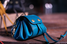 Load image into Gallery viewer, ტყავის ხელნაკეთი ქისა/ჩანთა - (H-107)