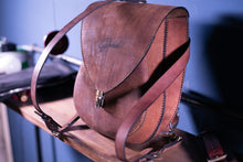 Load image into Gallery viewer, F-113 | ტყავის ზურგჩანთა/ ქალი