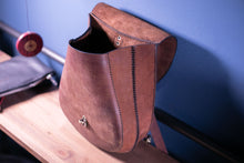 Load image into Gallery viewer, F-113 | ტყავის ზურგჩანთა/ ქალი