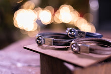 Load image into Gallery viewer, ტყავის სამაჯური ვერცხლის ბალთით (SM-101) (SM-102)