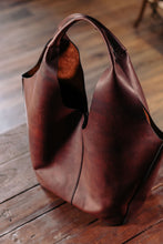 Load image into Gallery viewer, F-126 | ტყავის ხელნაკეთი ჩანთა/Tote