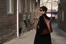 Load image into Gallery viewer, F-126 | ტყავის ხელნაკეთი ჩანთა/Tote