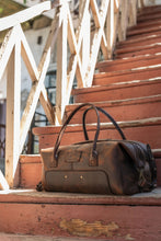 Load image into Gallery viewer, D-101 | ტყავის სამგზავრო ჩანთა, უნისექსი