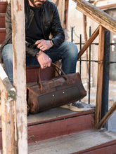 Load image into Gallery viewer, D-101 | ტყავის სამგზავრო ჩანთა, უნისექსი