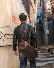 Load image into Gallery viewer, D-101 | ტყავის სამგზავრო ჩანთა, უნისექსი