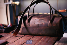 Load image into Gallery viewer, D-101 | ტყავის სამგზავრო ჩანთა, უნისექსი