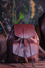 Load image into Gallery viewer, F-127 | ტყავის ზურგჩანთა/ ქალი