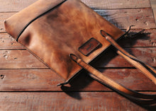 Load image into Gallery viewer, F-129 | ტყავის ჩანთა/Tote Bag