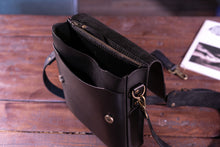 Load image into Gallery viewer, F-107 | ტყავის ჩანთა/Crossbody (Size L)