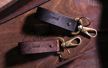 Load image into Gallery viewer, გასაღების საკიდი/საქამრე - (H-101)