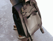 Load image into Gallery viewer, F-131 | ტყავის ზურგჩანთა