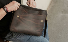 Load image into Gallery viewer, F-132 | ტყავის ჩანთა ლეპტოპისთვის /უნისექსი