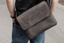 Load image into Gallery viewer, F-132 | ტყავის ჩანთა ლეპტოპისთვის /უნისექსი