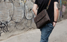 Load image into Gallery viewer, F-132 | ტყავის ჩანთა ლეპტოპისთვის /უნისექსი