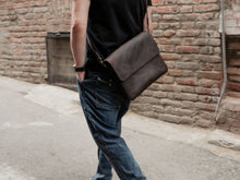 Load image into Gallery viewer, F-132 | ტყავის ჩანთა ლეპტოპისთვის /უნისექსი