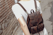 Load image into Gallery viewer, F-127 | ტყავის ზურგჩანთა/ ქალი