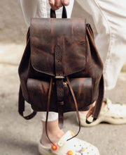 Load image into Gallery viewer, F-127 | ტყავის ზურგჩანთა/ ქალი