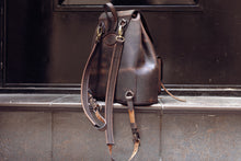 Load image into Gallery viewer, F-127 | ტყავის ზურგჩანთა/ ქალი