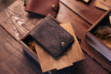 Load image into Gallery viewer, Bi-fold საფულე შესაკრავით - (B-115)