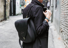 Load image into Gallery viewer, F-112 | ტყავის ზურგჩანთა/ ქალი