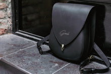 Load image into Gallery viewer, F-112 | ტყავის ზურგჩანთა/ ქალი