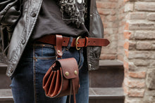 Load image into Gallery viewer, Q-102/H-107 | ტყავის ქამარი და ქისა, ქალი