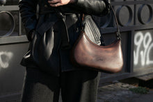 Load image into Gallery viewer, F-135 | ტყავის ჩანთა, ქალი