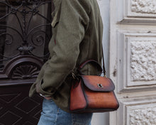 Load image into Gallery viewer, F-136 | ტყავის ჩანთა, ქალი