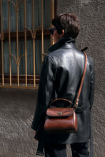 Load image into Gallery viewer, F-136 | ტყავის ჩანთა, ქალი