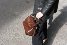 Load image into Gallery viewer, F-136 | ტყავის ჩანთა, ქალი