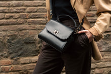 Load image into Gallery viewer, F-136 | ტყავის ჩანთა, ქალი