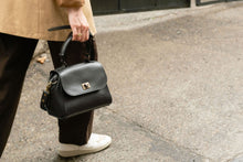 Load image into Gallery viewer, F-136 | ტყავის ჩანთა, ქალი