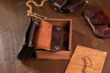 Load image into Gallery viewer, K-100 | ტყავის საფულე, ქალი