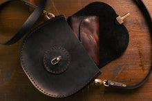 Load image into Gallery viewer, K-100 | ტყავის საფულე, ქალი