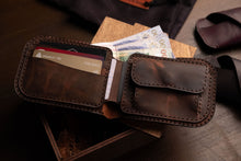 Load image into Gallery viewer, B-113 | კლასიკური Bi-fold საფულე სახურდით / კაცი