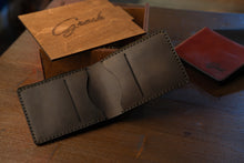 Load image into Gallery viewer, B-104 | თხელი Bi-fold საფულე/კაცი