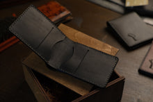 Load image into Gallery viewer, B-104 | თხელი Bi-fold საფულე/კაცი