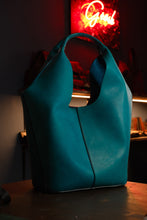 Load image into Gallery viewer, F-126 | ტყავის ხელნაკეთი ჩანთა/Tote