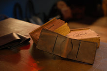 Load image into Gallery viewer, B-104 | თხელი Bi-fold საფულე/კაცი